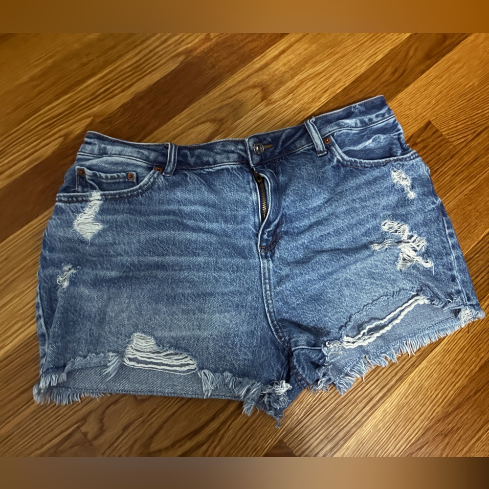 House of Harlow 1960 Distressed Denim Shorts